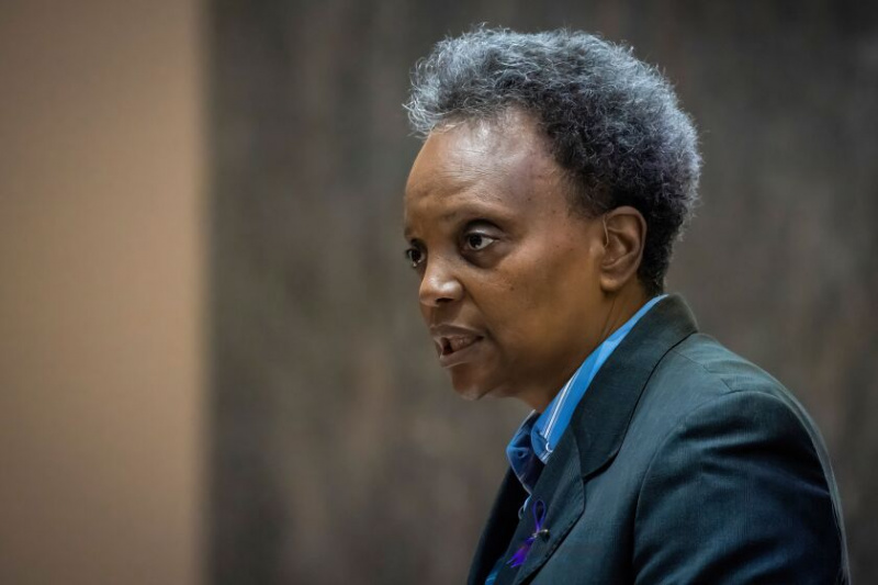   Starostka Lori Lightfootová prednesie prejav o rozpočte na rok 2023 počas zasadnutia mestskej rady v Chicagu na radnici v pondelok ráno 3. októbra 2022.