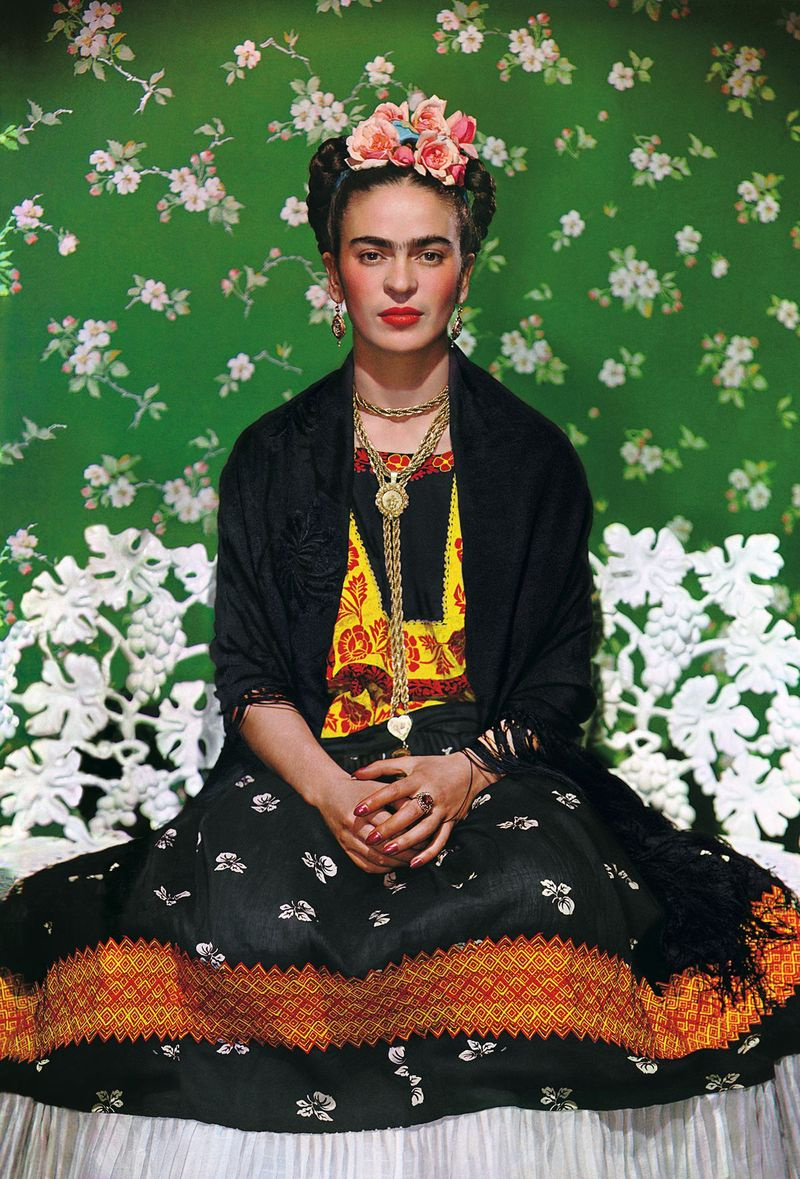Frida sulla panchina bianca, foto di Nickolas Muray Nickolas Muray Photo Archive