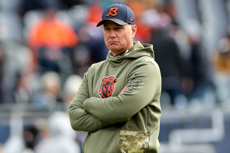   Matt Eberflus tittar på söndagens match mot Lions.
