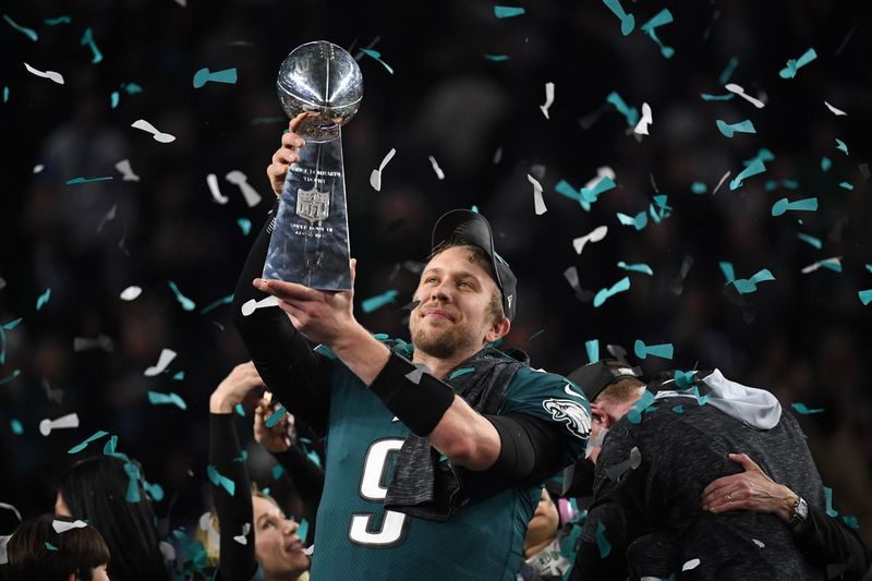 Nickas Folesas prieš dvejus metus Mineapolyje švenčia „Super Bowl LII“ laimėjimą.