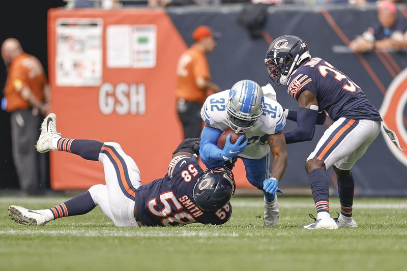Bears linebacker Roquan Smith (58) mal 10 tacklov a vrece a Lions running back D