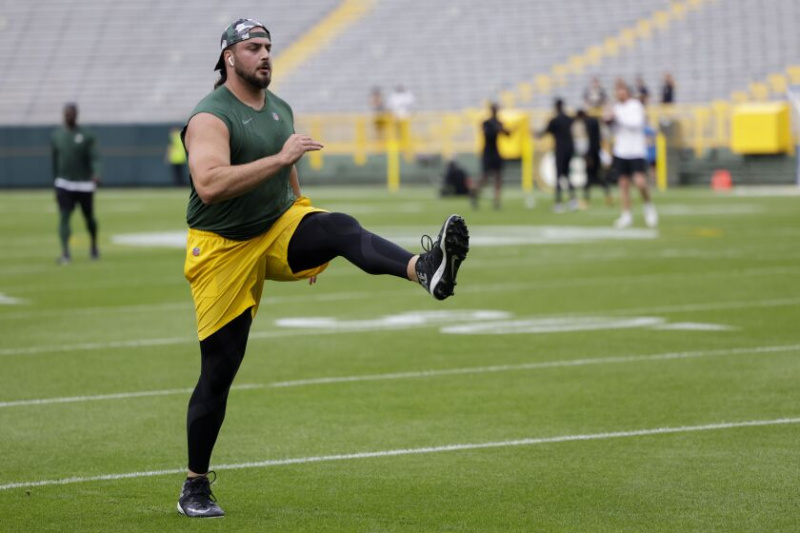  Packers tackle David Bakhtiari ir guvis ceļgala savainojumu.