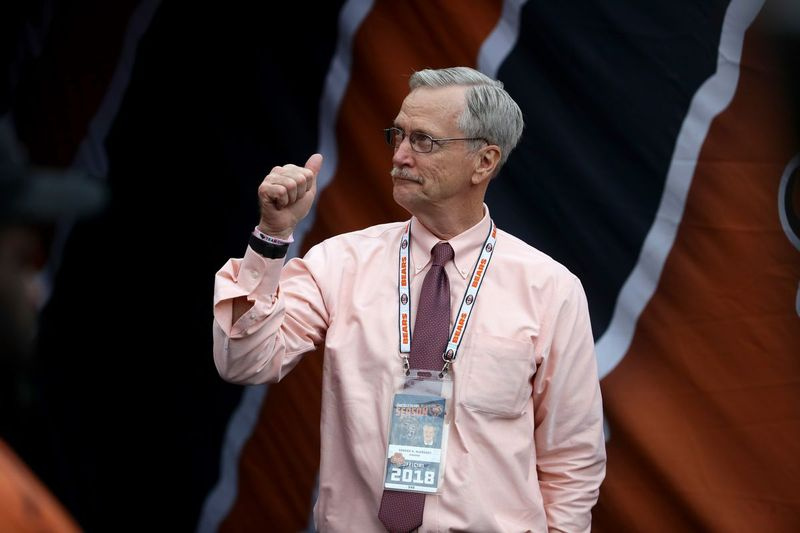 Os fãs frustrados do Bears estão novamente esperando que o presidente George McCaskey e sua família possam encontrar substitutos para si mesmos.