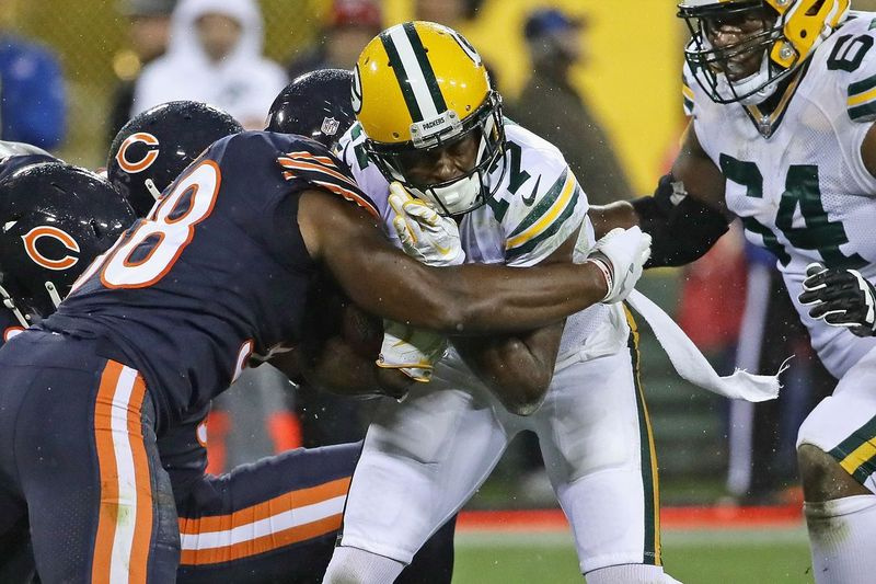 Čikagos „Bears“ – „Green Bay Packers“.