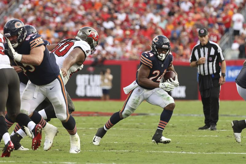 Les ours porteurs de ballon Khalil Herbert (24 ans) ont réussi 18 courses pour 100 verges contre la défensive contre la course la mieux classée des Buccaneers la semaine dernière – le plus par un seul rusher contre les Buccaneers cette saison.