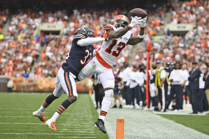 Bears andraårs cornerback Jaylon Johnson (33, försvarande Browns wide receiver Odell Beckham, Jr.) har sex pass break-ups den här säsongen – oavgjort på fjärde plats i NFL.
