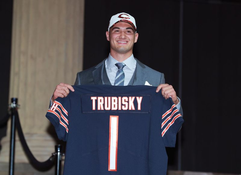 Nagu Rex Grossman enne teda, oli Mitch Trubiskyt kimbutanud ebajärjekindlus ja instinkti puudumine ametikohal.