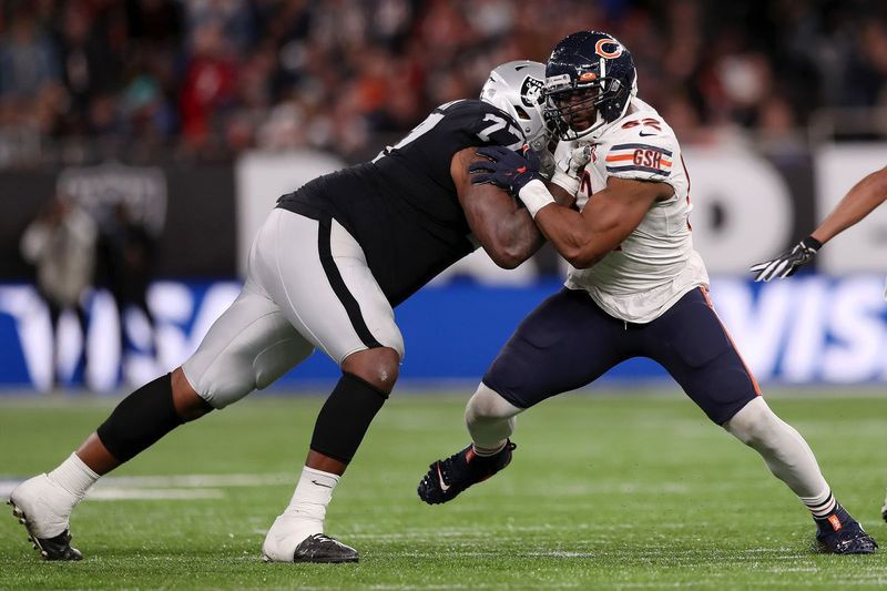 Čikāgas Bears pret Oklendas Raiders