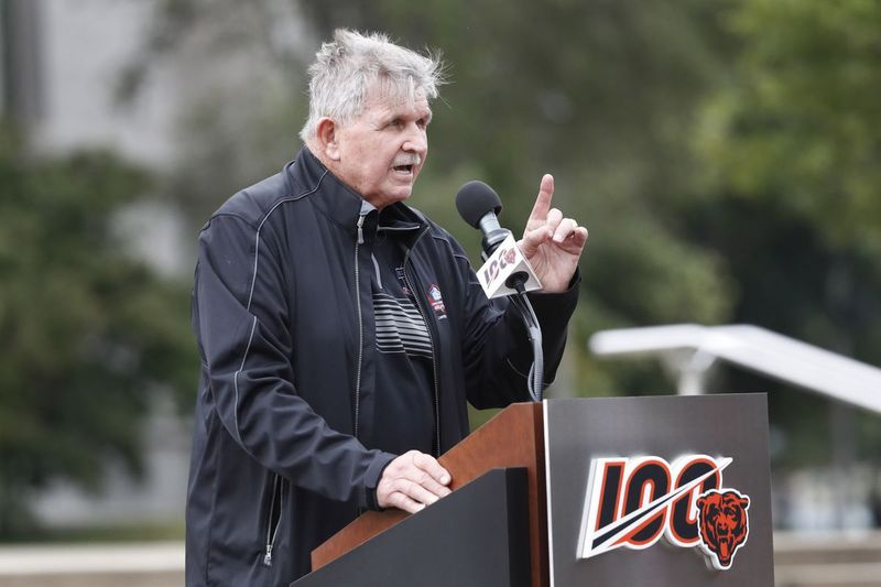 Atvaļinātajam Bears trenerim Maikam Ditkam bija daži izvēles vārdi pašreizējiem profesionālajiem sportistiem.