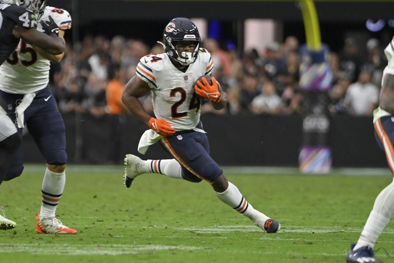 Le porteur de ballon recrue Khalil Herbert (24 ans) a réussi 18 courses pour 75 verges lors de la victoire 20-9 des Bears sur les Raiders dimanche au stade Allegiant de Las Vegas.