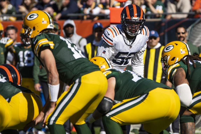 Khalil Mack se alinha contra o Packers no domingo.
