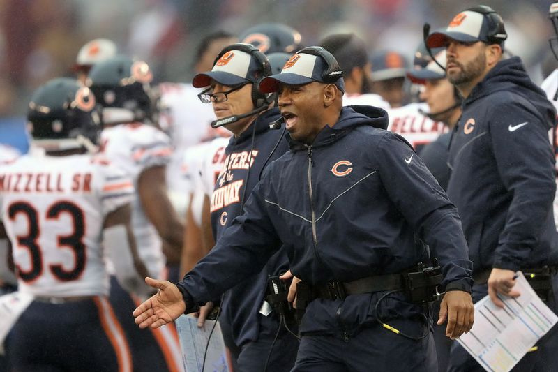 Charles London (i midten) har vært Bears
