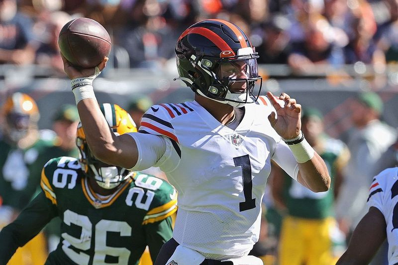 Bears quarterback Justin Fields voltooide zondag 16-van-27 passen voor 174 yards, één touchdown en één onderschepping voor een 75,2 passer rating tegen de Packers. Hij haastte zich ook zes keer voor 43 yards.