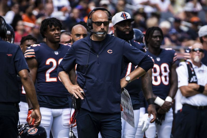 Matt Nagy (centre) a une fiche de 31-23 en plus de trois saisons en tant qu