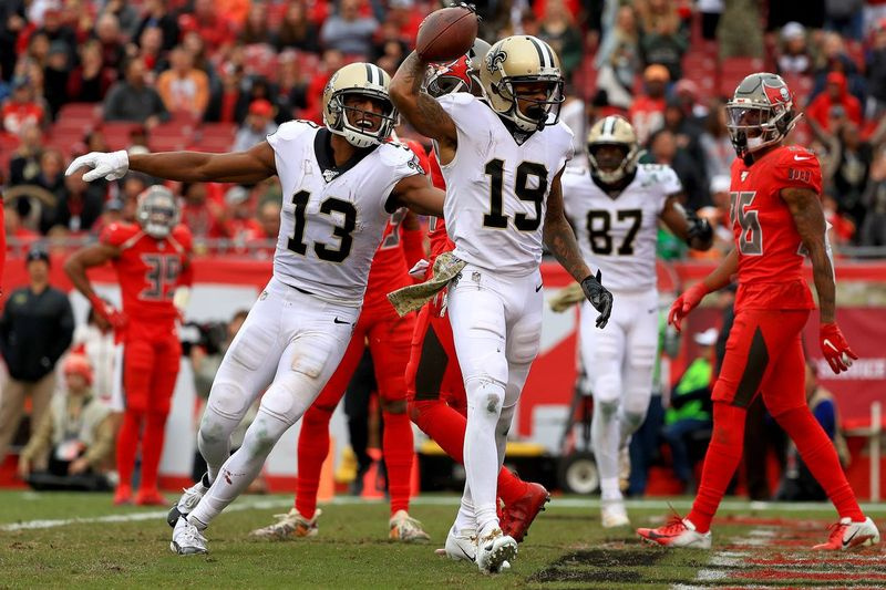 Szeroki odbiornik Ted Ginn (19, świętujący 33-metrowe przyłożenie przeciwko Buccaneers w zeszłym sezonie) zdobył 30 podań na 421 jardów i dwa przyłożenia ze Świętymi w 2019 roku.