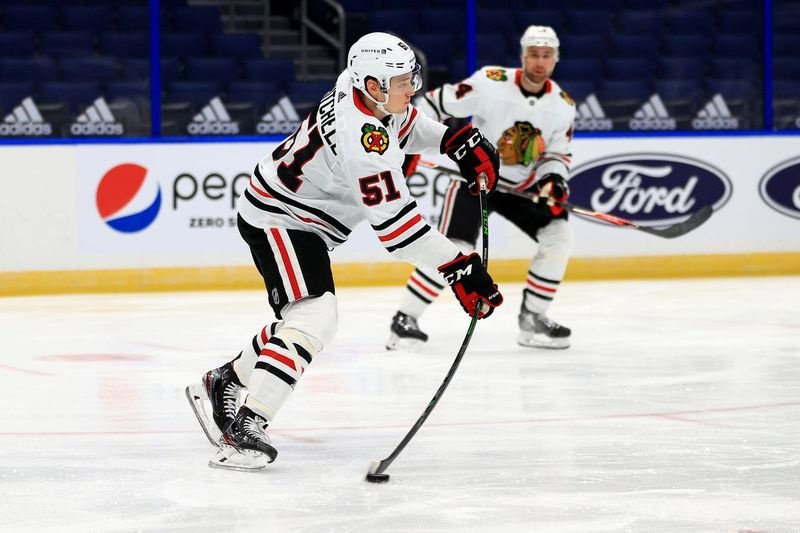 Blackhawks akan melengkapkan set dua permainan pertama mereka pada 2021 menentang Lightning pada hari Jumaat.