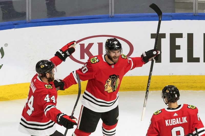 Blackhawks vyradili Oilers víťazstvom v 4. zápase, dostali sa do osemfinále v play-off NHL