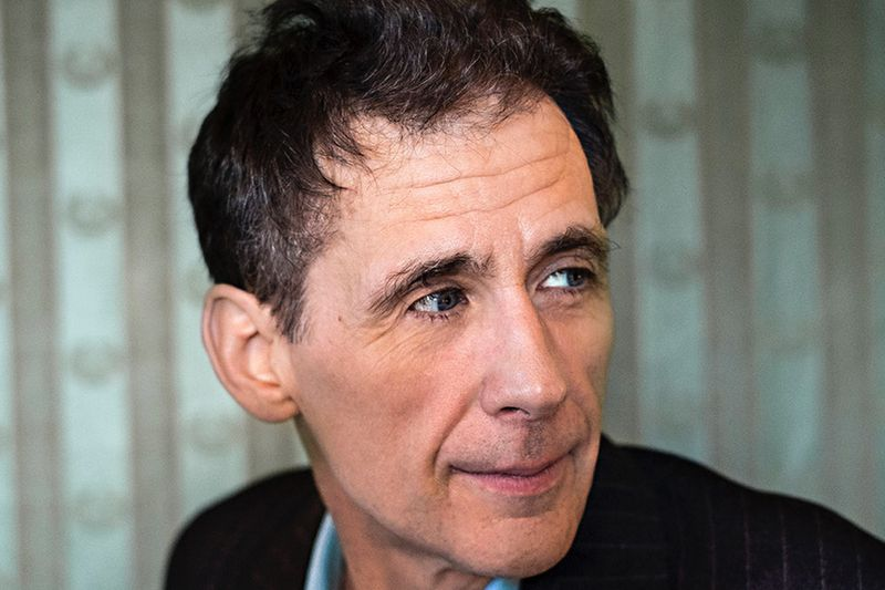 Kali ini, pengarang David Lagercrantz kehilangan bintang buku terlarisnya semasa memburu adik kembar jahat Camilla.