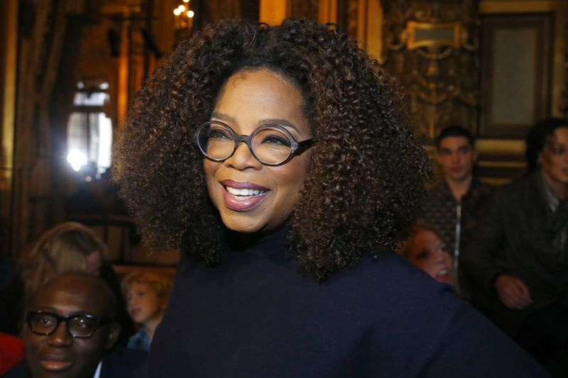 Oprah Winfrey arrive pour la présentation de la collection de prêt-à-porter de Stella McCartney à Paris en 2019.
