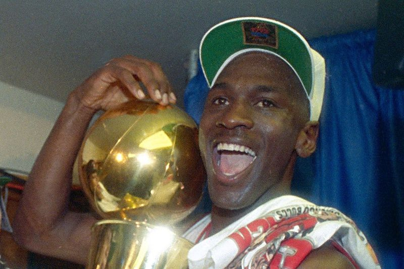 Tai buvo mano sunkiausi metai, apie laiką tarp pirmųjų dviejų „Bulls“ titulų sakė Michaelas Jordanas. Tačiau tuo pačiu metu tai buvo mano labiausiai mokantis ir brandinantis dalykas.