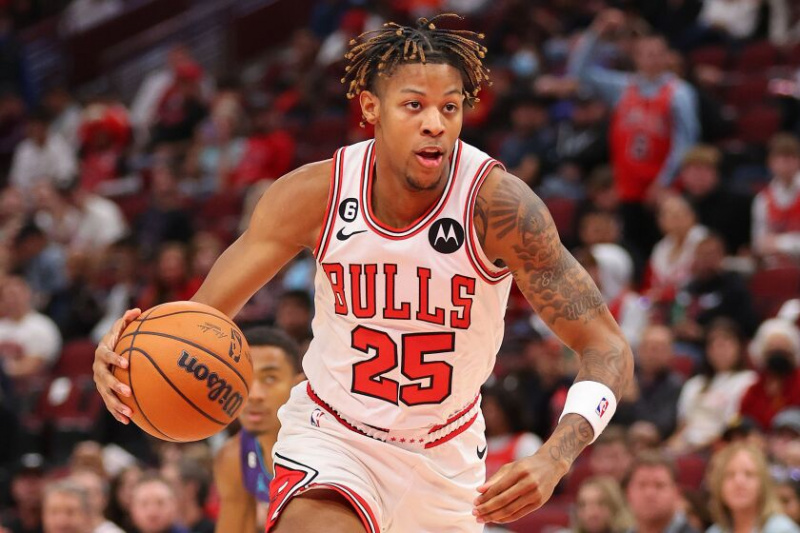  På söndagen gjorde Dalen Terry 14 poäng och tog 10 returer för Windy City Bulls på eftermiddagen, och återkallades sedan till NBA för Bulls match mot Nuggets.
