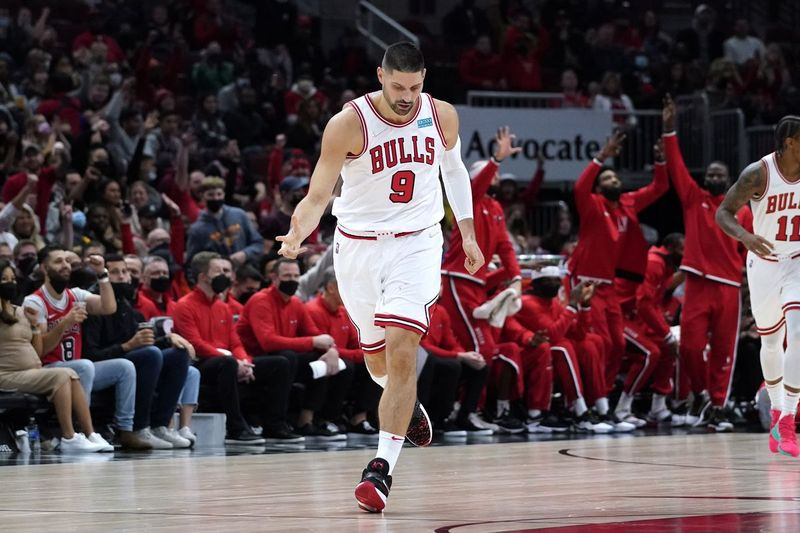 „Bulls“ žaidėjas Nikola Vučevičius dalyvaus pirmadienio rungtynėse su „Nets“ šį sezoną pataikydamas 38 proc., o tritaškį – 25,6 proc.