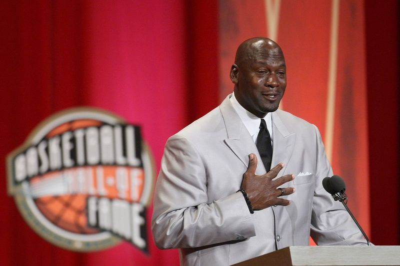 Michael Jordan kõneleb 11. septembril 2009 Massachusettsi osariigis Springfieldis Naismithi memoriaalkorvpalli kuulsuste halli sisseastumisel.