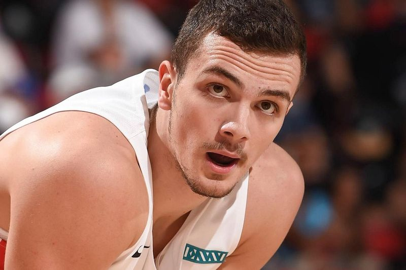 Los Bulls esperan que Marko Simonovic se convierta en un jugador rotatorio para una pista delantera muy delgada.