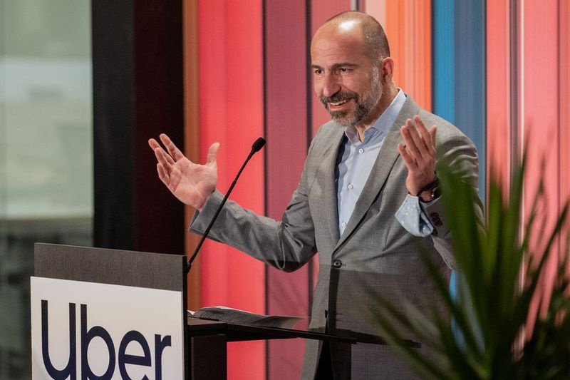 Ketua Pegawai Eksekutif Uber Dara Khosrowshahi bercakap semasa pembukaan besar pejabat Uber di Pejabat Pos Lama pada hari Selasa, 19 Oktober 2021.