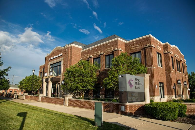 En First Midwest Bank-filial i Plainfield