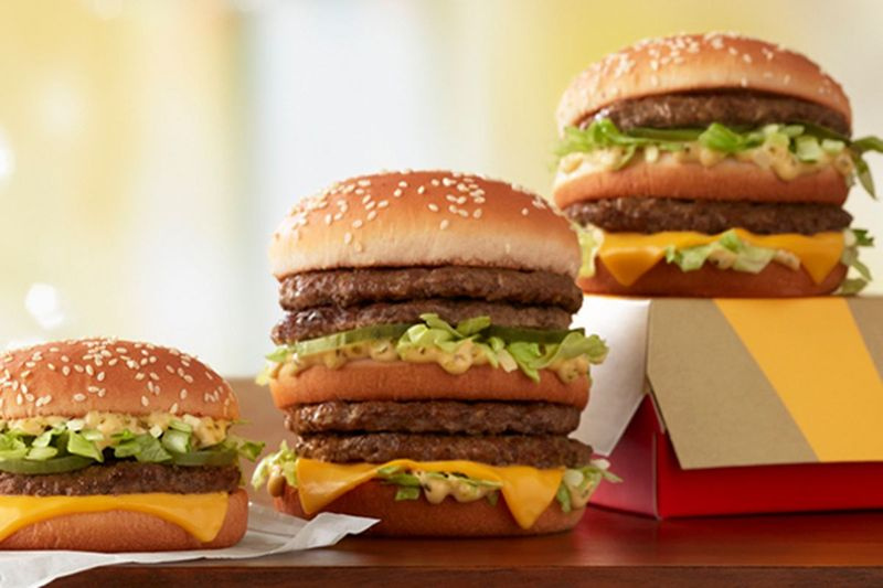 Der Little Mac und der Double Big Mac werden am Mittwoch an ausgewählten Standorten veröffentlicht.