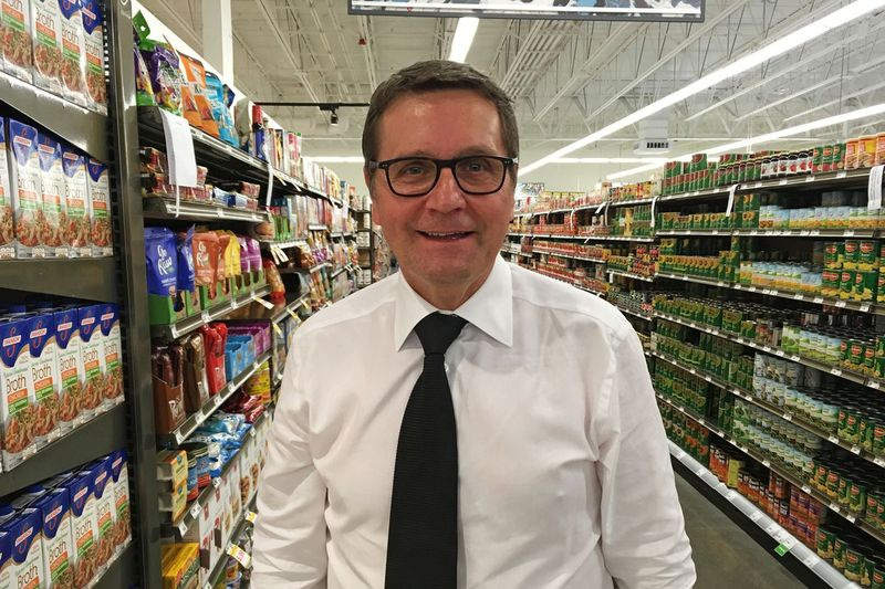 Marianos grundare Bob Mariano startar en ny livsmedelsbutikssatsning under namnet Dom