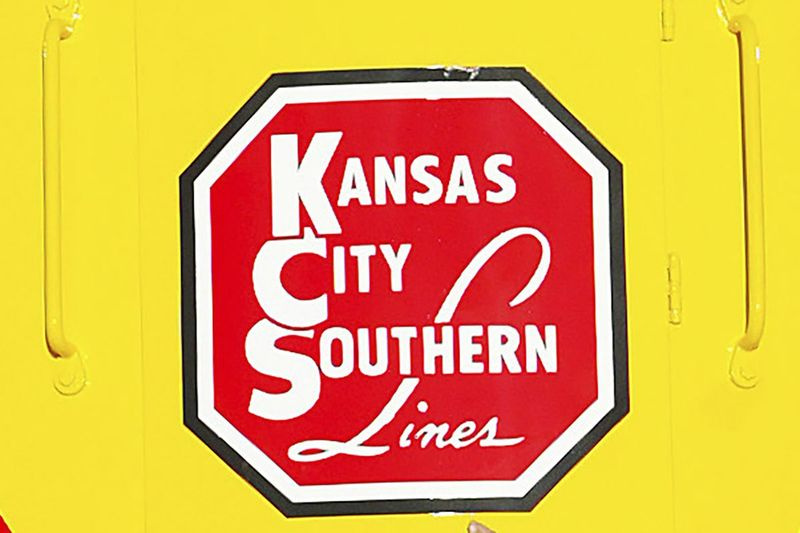 CN ofrece 33.700 millones de dólares por Kansas City Southern y supera la propuesta de 25.000 millones de dólares