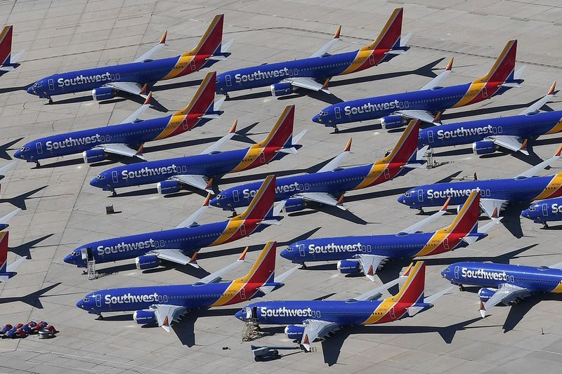 Linie Southwest Airlines rozpoczęły we wtorek sprzedaż biletów, która odbywała się dwa razy w roku. Sprzedaż obejmuje obniżone ceny lotów od 20 sierpnia do 18 grudnia, z wyłączeniem Święta Pracy i Święta Dziękczynienia.