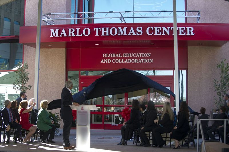 Marlo Thomas Center za globalno izobraževanje in sodelovanje, del otroške raziskovalne bolnišnice St. Jude v Memphisu, Tennessee. Bolnišnica, ki družinam, ki ji služi, ne zaračunava računov, načrtuje veliko širitev.