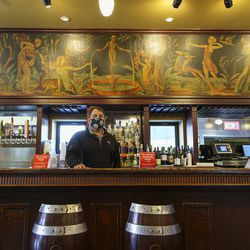 El propietario Steve Soble ha decidido cerrar Southport Lanes.