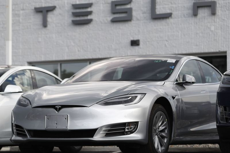 Le berline Tesla Model 3 2018 in mostra all