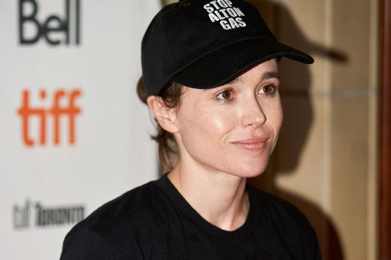El actor Elliot Page (fotografiado a principios de este año como la ex Ellen Page) se ha declarado transgénero en un sincero ensayo a través de las redes sociales.