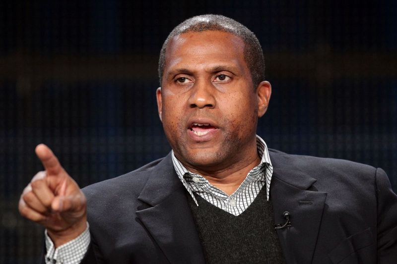 Talkshowvært Tavis Smiley taler under 
