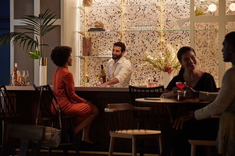 Die Bar steht den Mietern in der N. La Salle St 222 zur Verfügung.