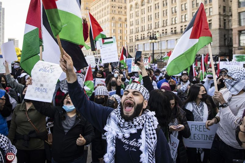 Perarakan pusat bandar menarik kumpulan menyokong rakyat Palestin berhubung keganasan di Timur Tengah