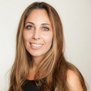 Leila Rouhi ist Präsidentin des zu Amazon gehörenden Haussicherheitsunternehmens Ring, das am Donnerstag eine Partnerschaft mit der in Roseland ansässigen Community-Organisation Kids Off The Block eingehen wird, um 1.000 Video-Türklingeln an Einwohner in Roseland, Riverdale und Auburn-Gresham zu spenden.