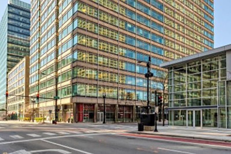 Delstaten Illinois betalade 73,25 miljoner dollar för en kontorsbyggnad på 555 W. Monroe St.