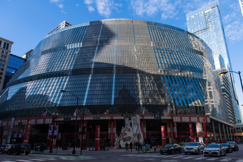 Delstaten Illinois vill sälja Thompson Center på 100 W. Randolph St.