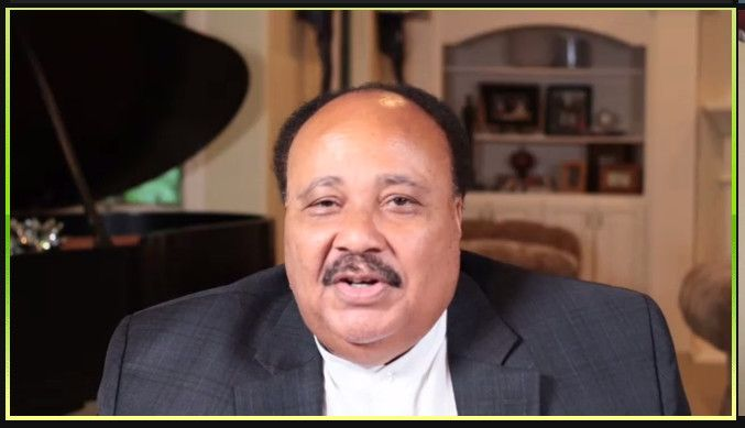 Martin Luther King III é presidente do conselho do Drum Major Institute, a organização de direitos civis administrada pela família do Dr. Martin Luther King Jr.
