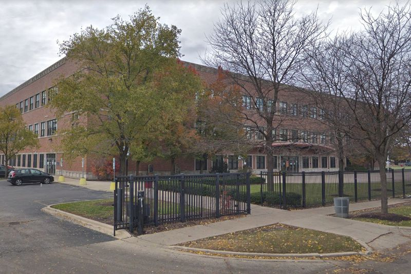 Marine Leadership Academy, 1920 N. Hamlin Ave., is een van de twee Chicago Public Schools die op 18 september 2019 zacht zijn afgesloten vanwege bedreigingen op sociale media.