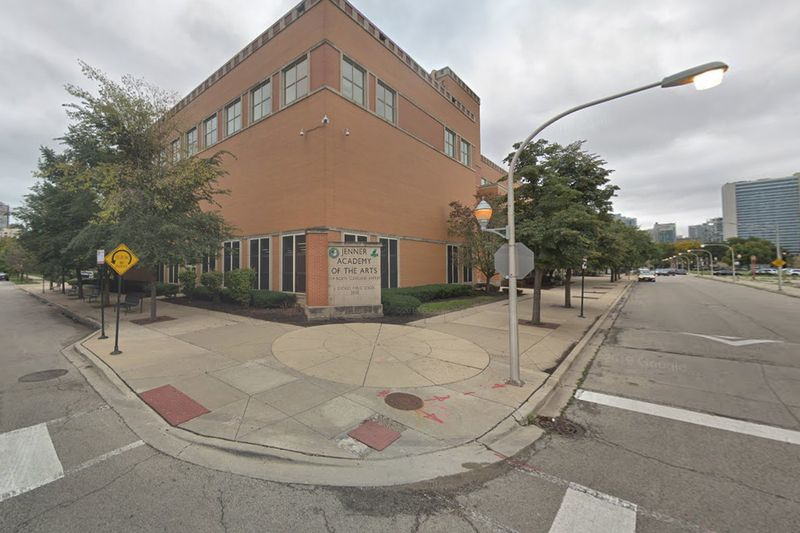 Mnoho studentů bylo zraněno pepřovým sprejem, 3. června 2019, v Ogden International School of Chicago