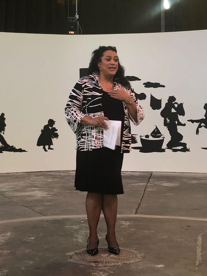 Perri Irmer, præsident og administrerende direktør for DuSable Museum of African American History, modtager mandag aften The Order of Arts and Letters-medaljen, den franske regerings højeste udmærkelse inden for kunst. Nylige amerikanske modtagere omfatter Wynton Marsalis, Forest Whitaker og Kehinde Wiley, som malede præsident Barack Obamas officielle portræt, der nu er udstillet på Art Institute.
