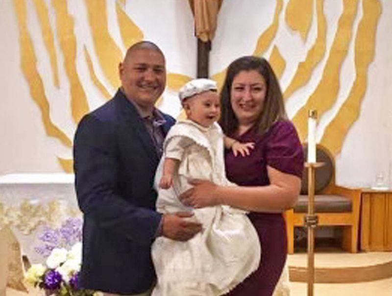 Carlos Yanez Jr., jego żona Brenda i ich syn Carlos Yanez III.
