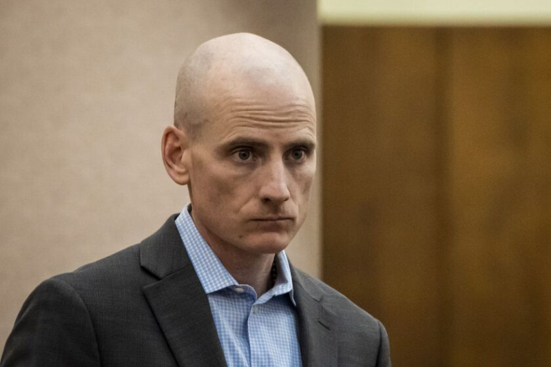   Алд. Џим Гардинер (45.) на састанку градског већа Чикага у марту 2022.